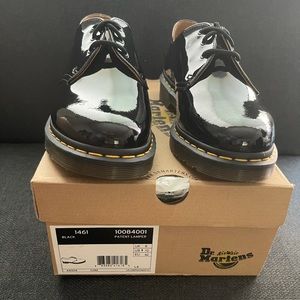 New Dr. Martens Size 10 for women’s patent lamper